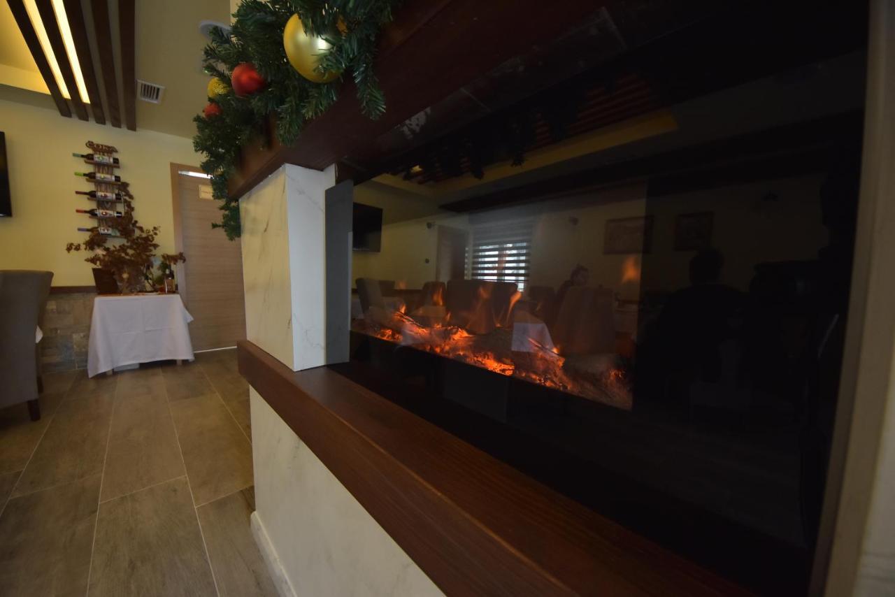 Luznjanin Restoran I Sobe Hotel Josanicka Banja Eksteriør billede